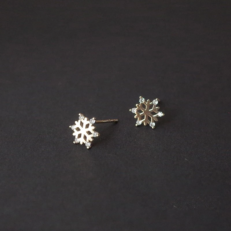 

925 Sterling Silver Snowflake Stud Earrings for Women Inlaid White Zircon Mini Earrings Shiny Sweet Fashion Jewelry