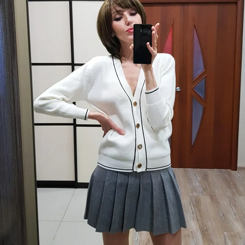 

Spring 2021 Long Sleeve Casual Outwears V Neck Buttons Coat Knitted Striped Cardigan Sweater Women Fashion Patchwork Top