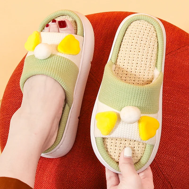 Four Seasons Linen Slippers Female Summer Home Non-Slip Indoor Home Ladies Cute Thick-Soled Home CouplesBath SandalsAnd Slippers
