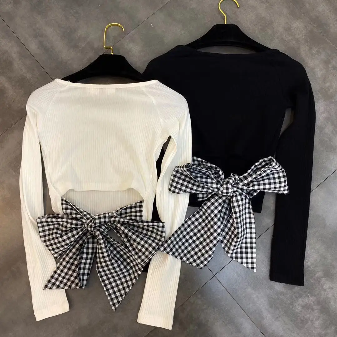 Женская футболка с длинными рукавами круглым вырезом и кружевным бантом в клетку