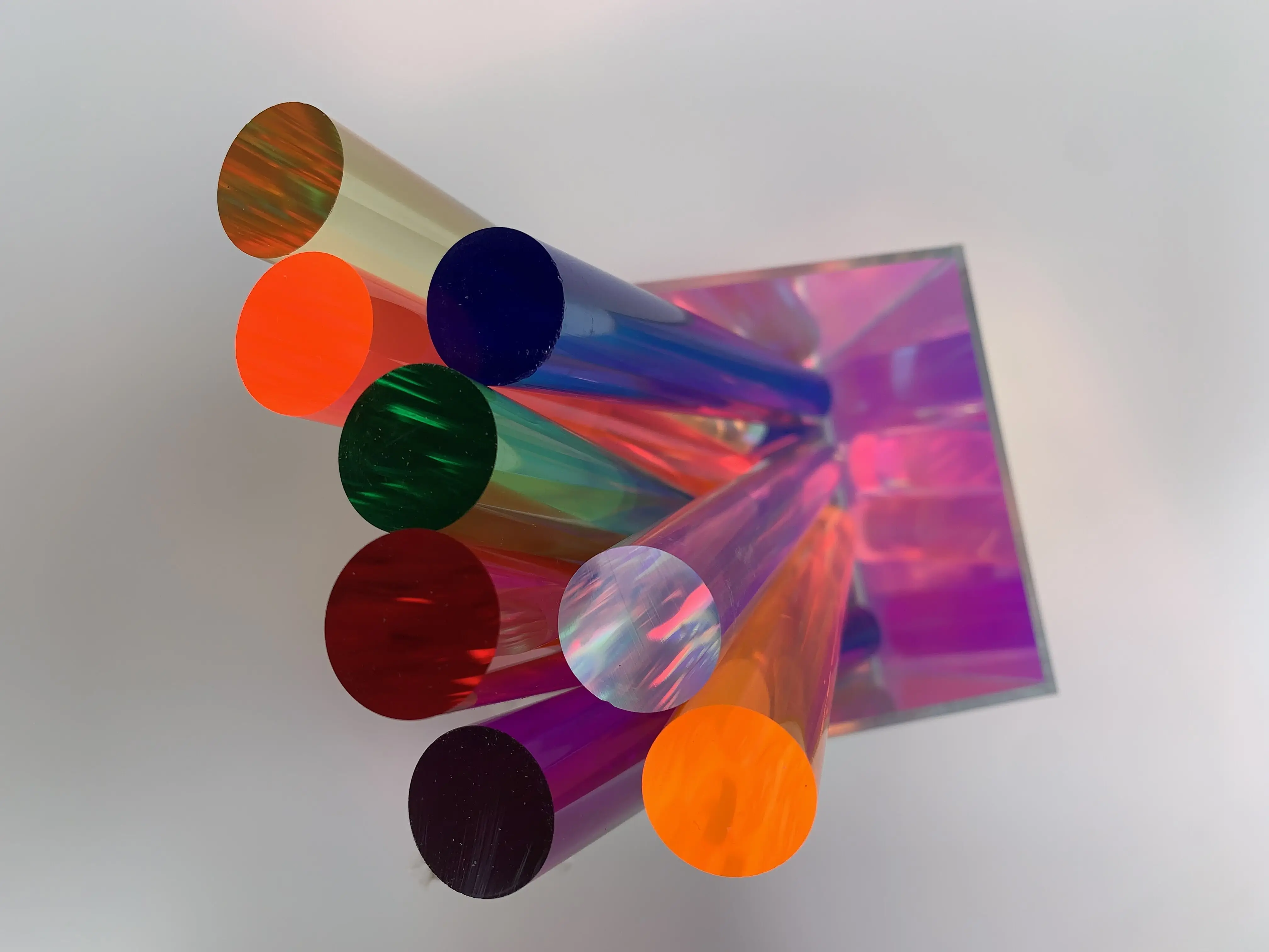 Пластиковый акриловый прозрачный цветной стержень диаметром 20 мм