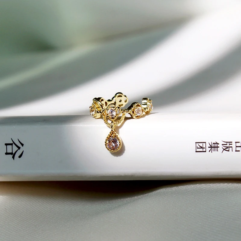 

Korean Fashion Crystal Water Drop Shape Clip Earrings for Women Temperament High Quality Jewelry AAA Zirconia Party Ins Hot Gift