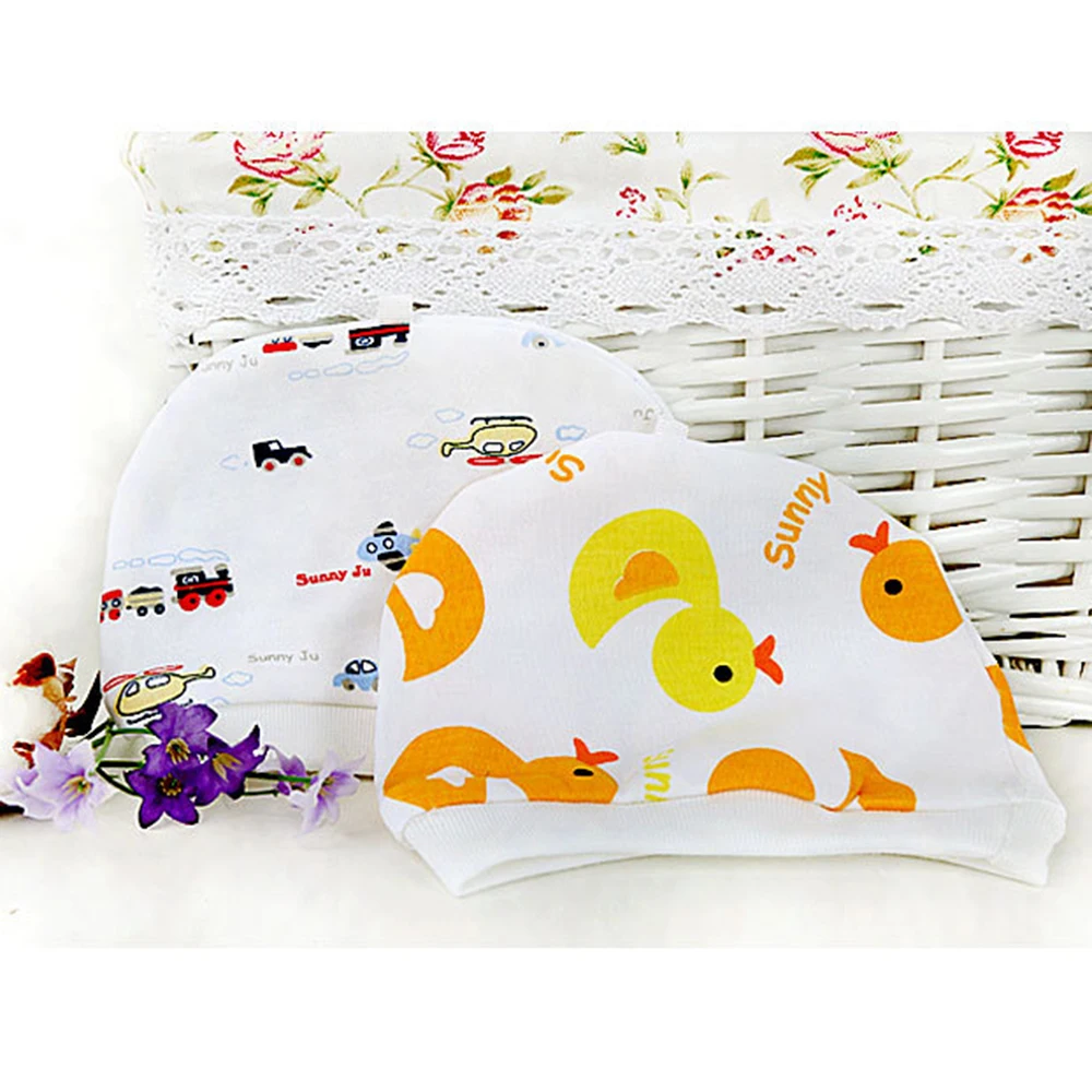 Мягкие удобные детские шапки для сна с рисунком в случайном стиле двухслойные