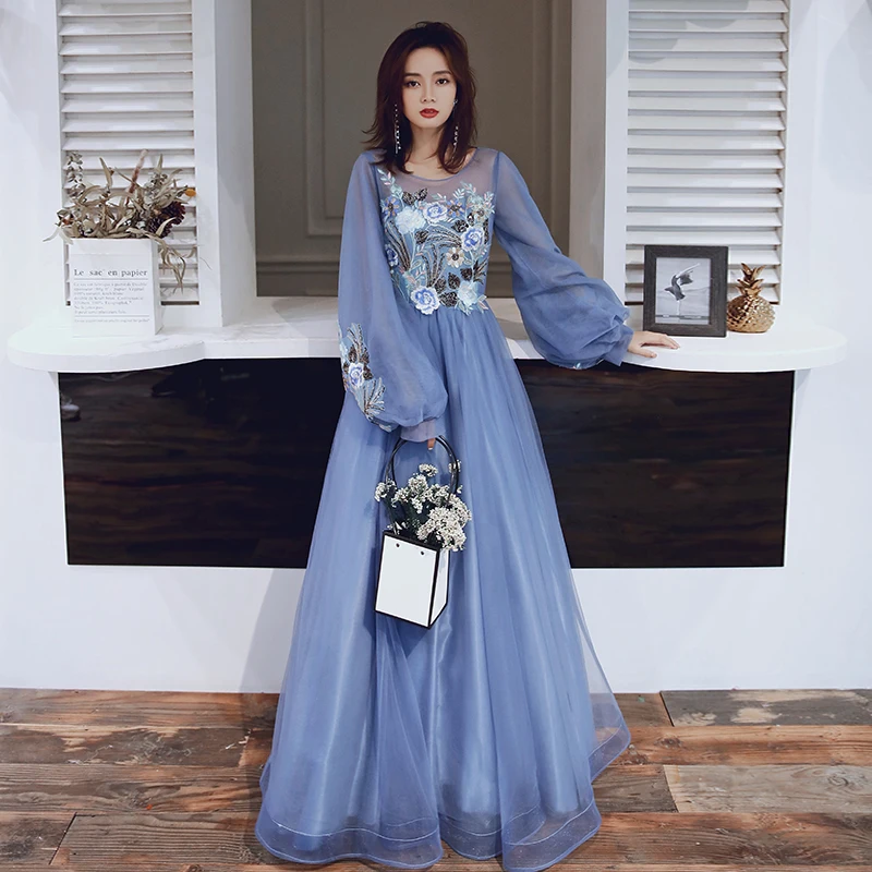 Платье женское ТРАПЕЦИЕВИДНОЕ с вышивкой круглым вырезом и длинным