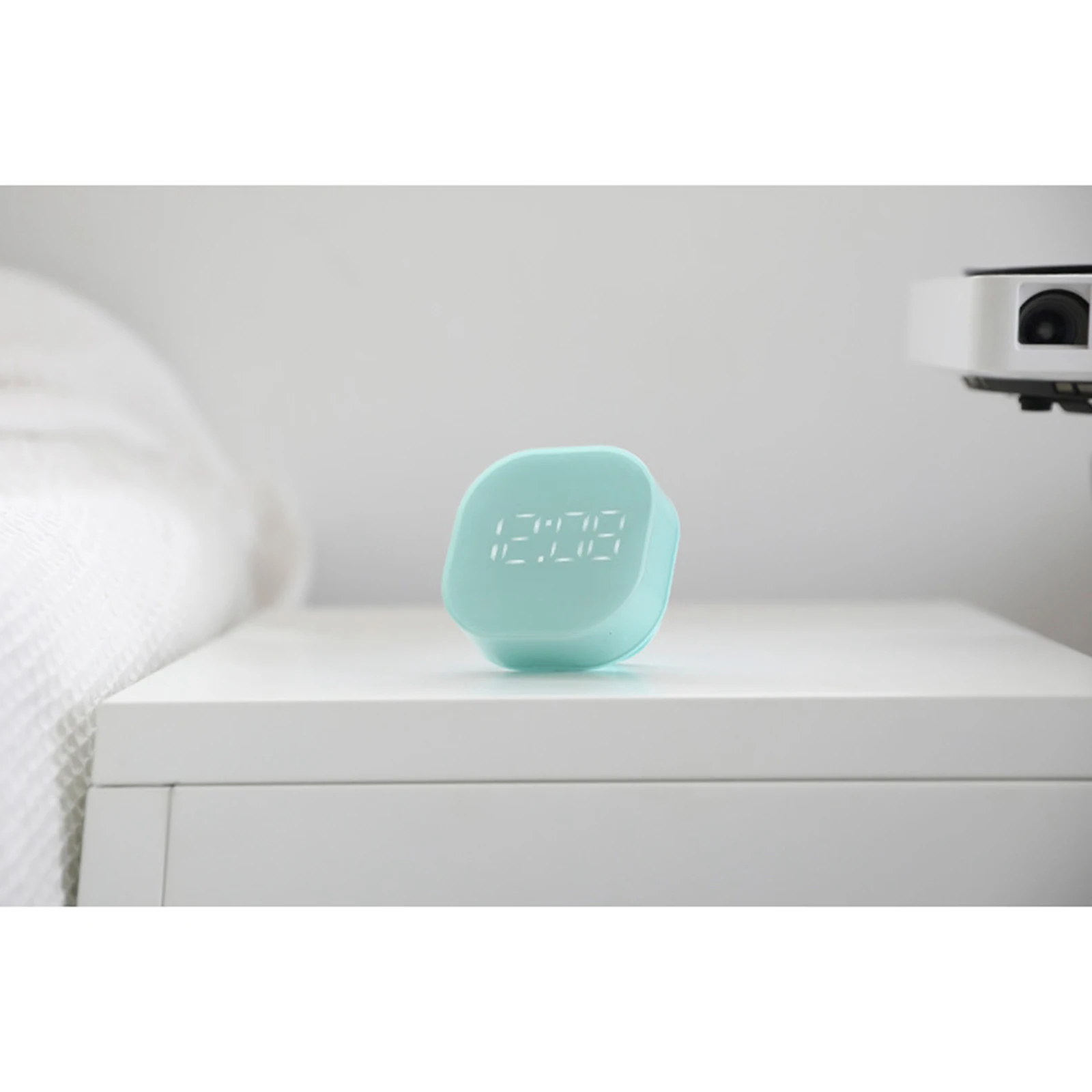 Mini Cube Bedside Digital Alarm Clock Magnetic with Snooze Timer | Дом и сад