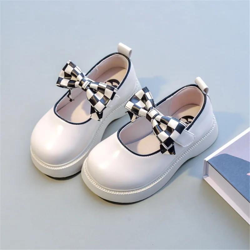 

Новинка 2022, весенняя обувь для принцесс для девочек, кожаные туфли с милым бантом, черные, белые детские туфли, модная детская повседневная обувь, 26-37
