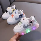 Оригинальные новые детские туфли Disney со светодиодной подсветкой, Спортивная светильник для мальчиков с Микки Маусом, легкая дышащая обувь для отдыха