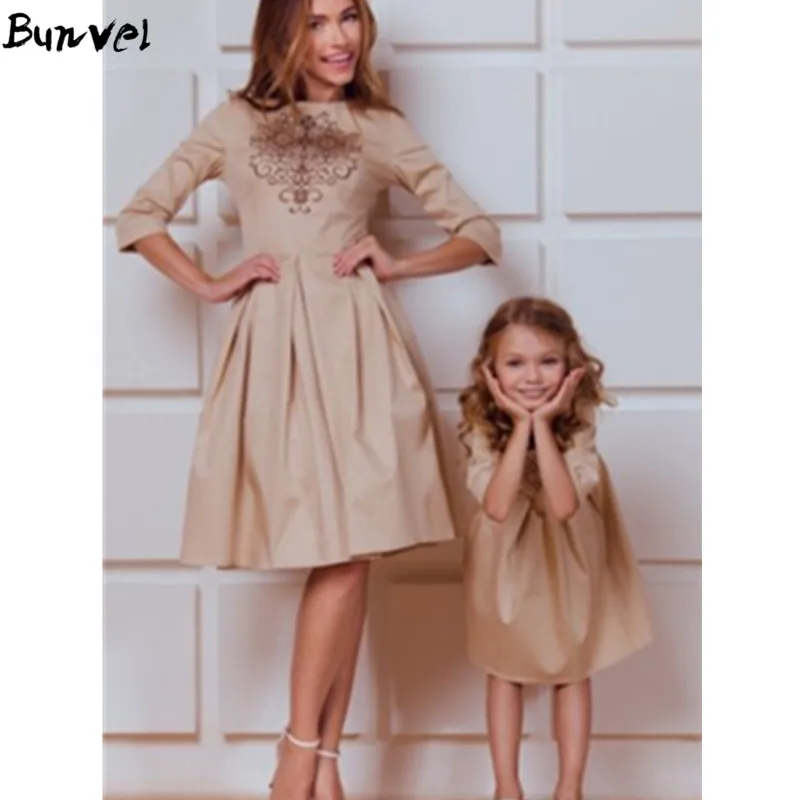 Женское платье для мамы и дочки bunvel винтажное Повседневное с рукавом три
