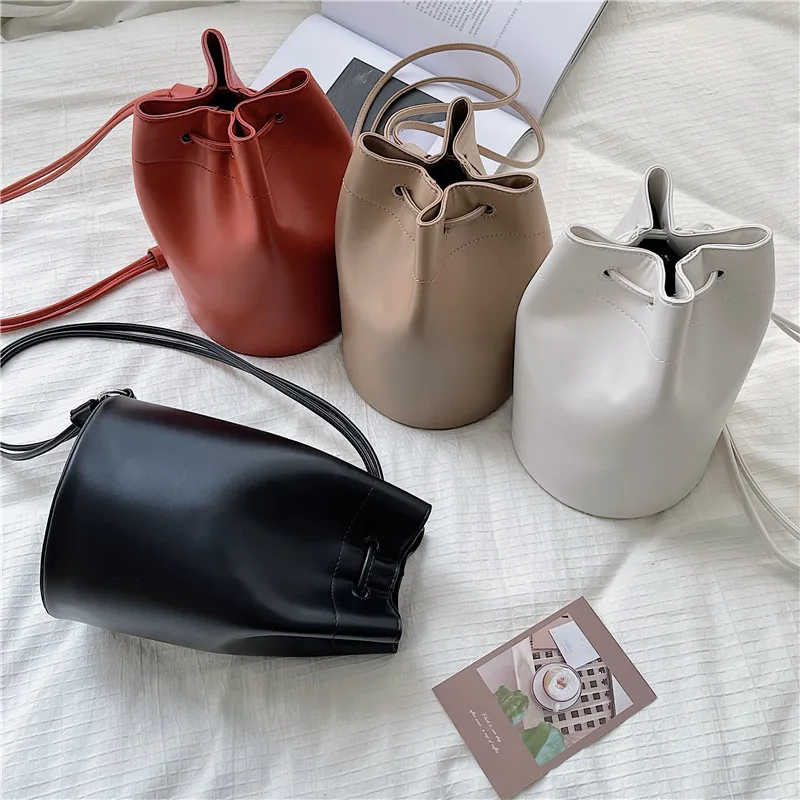 

Fashion trend single shoulder bag drawstring pleated messenger bag large capacity cylinder bucket bag luxury designer handbags