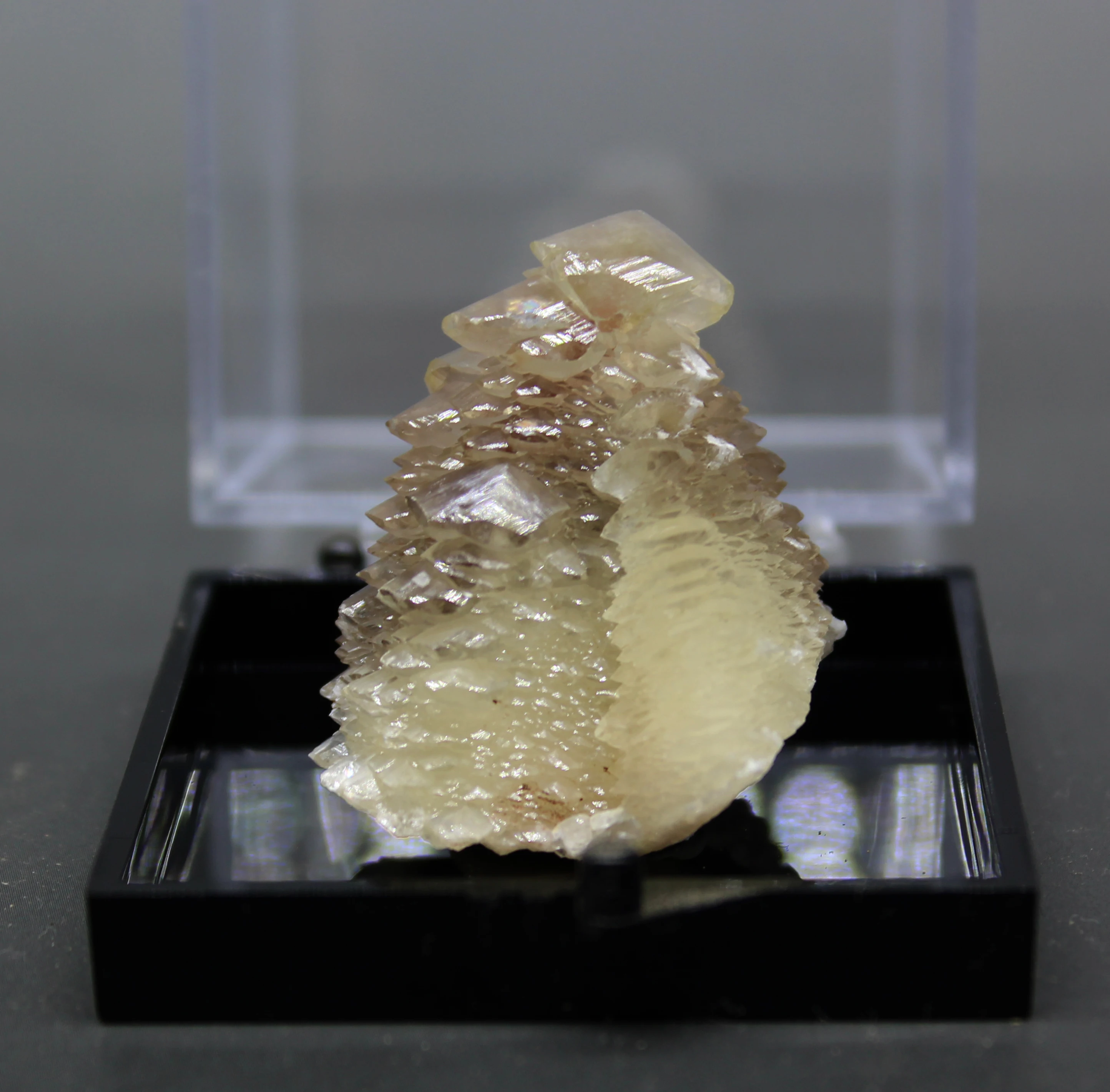 

100% natural Calcite mineral specimen stones and crystals healing crystals quartz gemstones (box size 5.2cm)