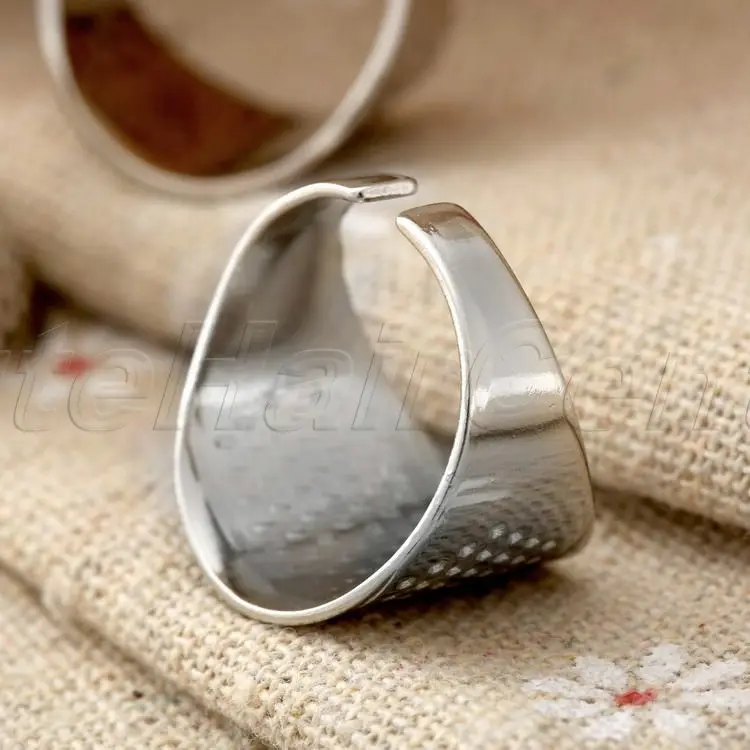 Наперсток в виде кольца с регулировкой размера диаметр 2.0 см / 0.78 &quot инструмент