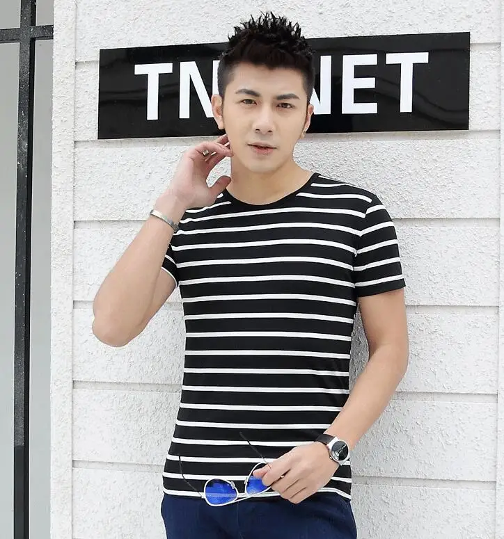 

Chaozhou Men's Short Sleeve T-shirt, Round Collar, Black and White Stripe Men's Dress, Bottom Shirt, Half Sleeve Dress