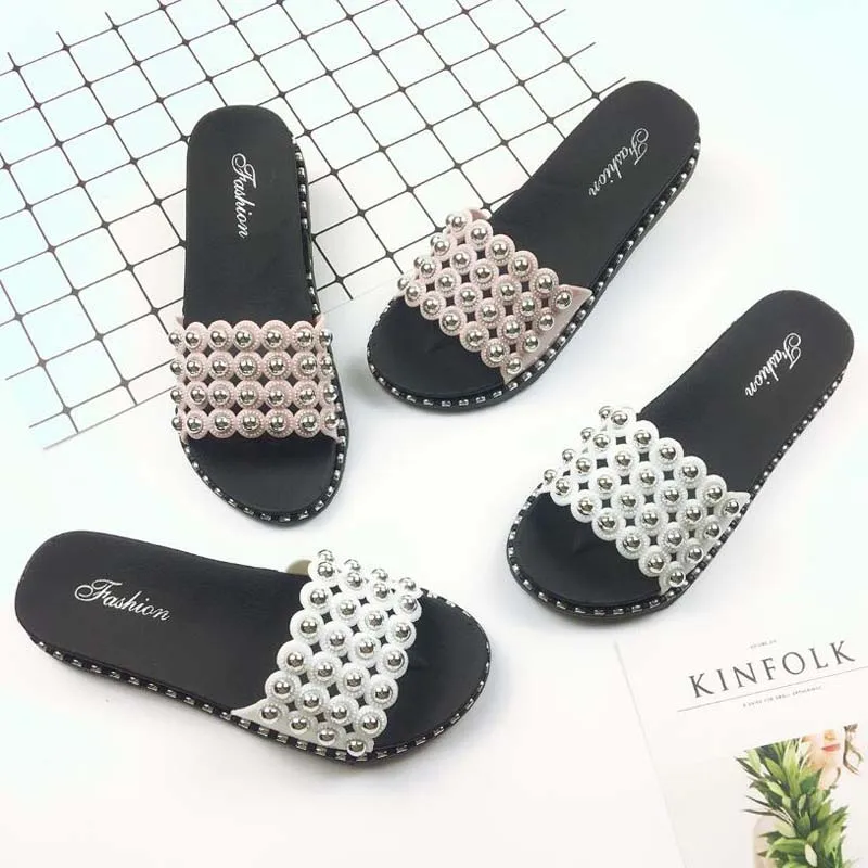 Шлепанцы женские на танкетке модные сандалии с перфорацией открытым носком