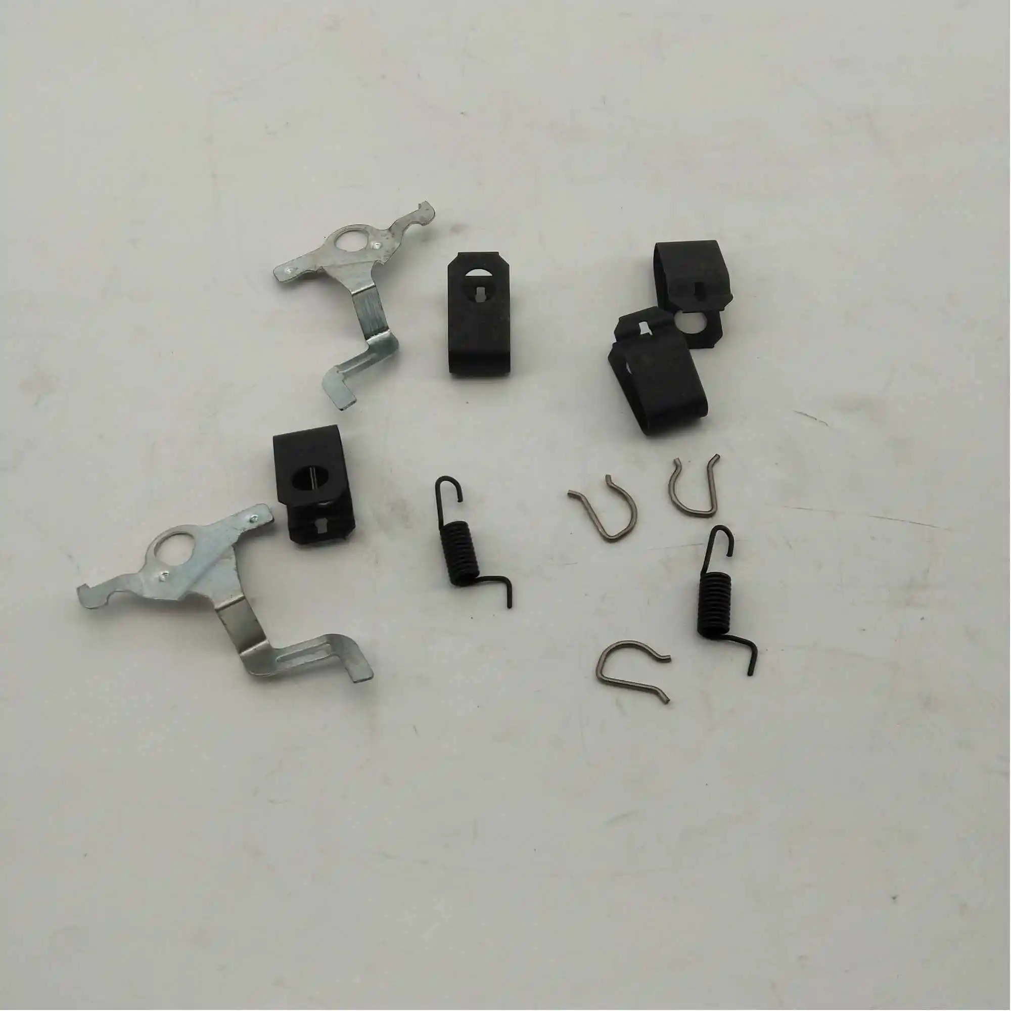 UH71-26-630 R UH71-26-640 L 44201-EB360 44200-EB70A Набор для ремонта тормозов FORD RANGER Для MAZDA BT-50 |