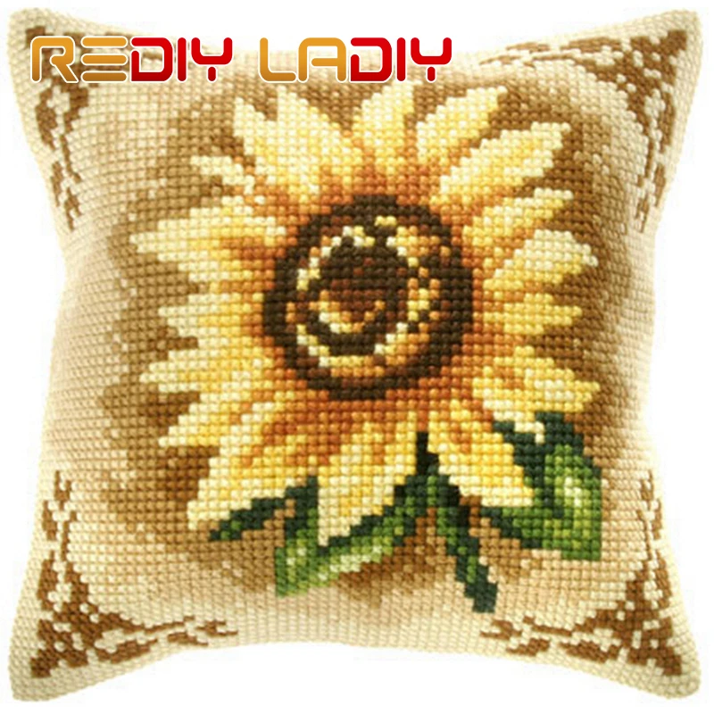 Подушка для вышивки крестиком с фронтальными розами подсолнухами подушками