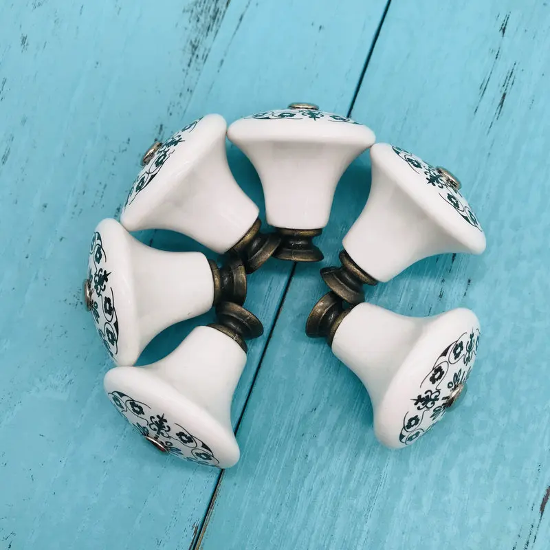 Черно белая расписная керамическая ручка двери отличный и веселый декор для