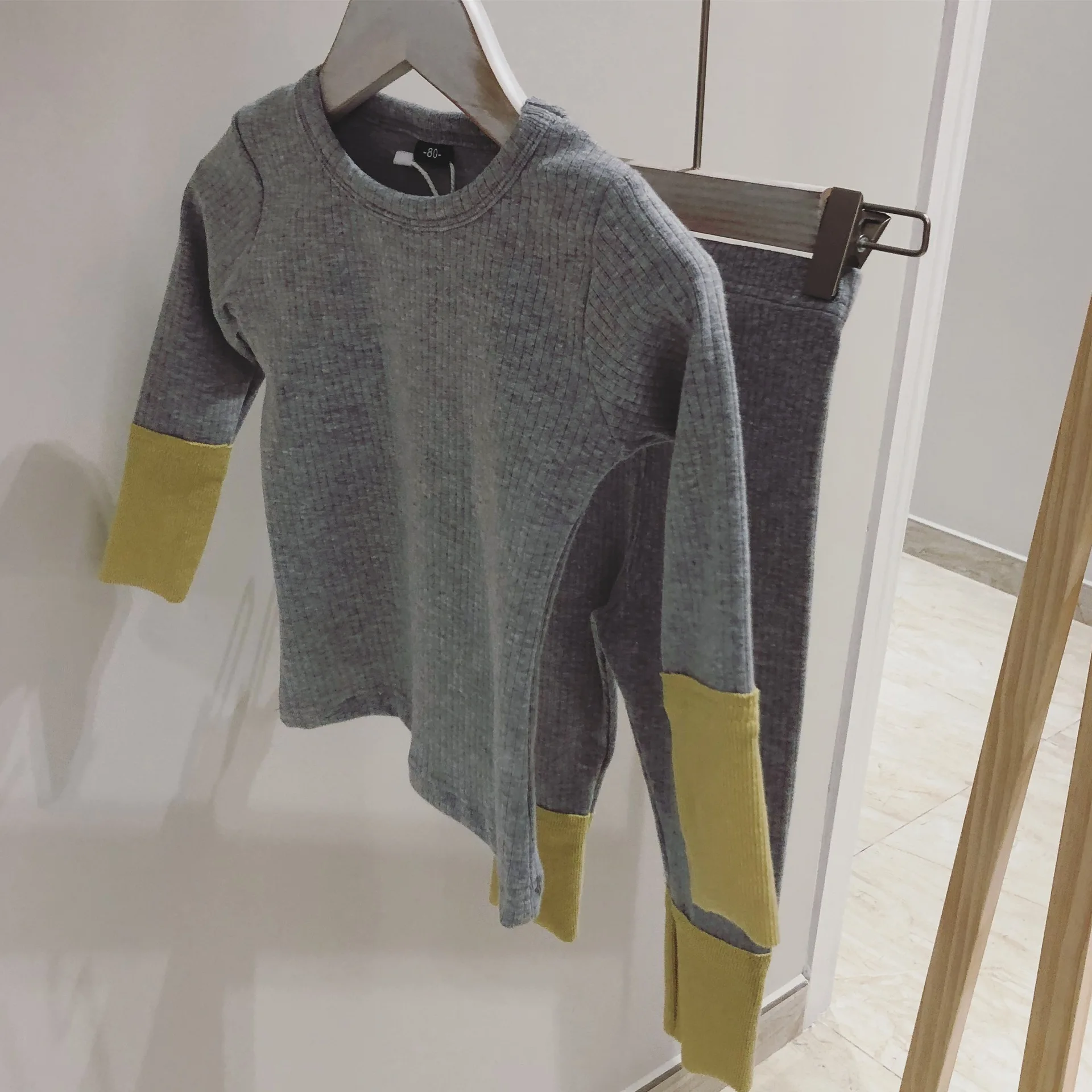 Весенний спортивный костюм для детей пижамный комплект в рубчик маленьких