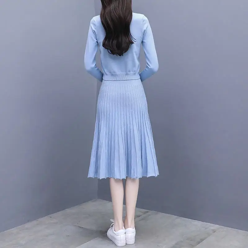 

2019 Autumn Two Piece Set Women Lace Up Beading Knit Pullover Sweater Slim Pleated Skirt Set Tricot Skirt Knitwear Suit K243