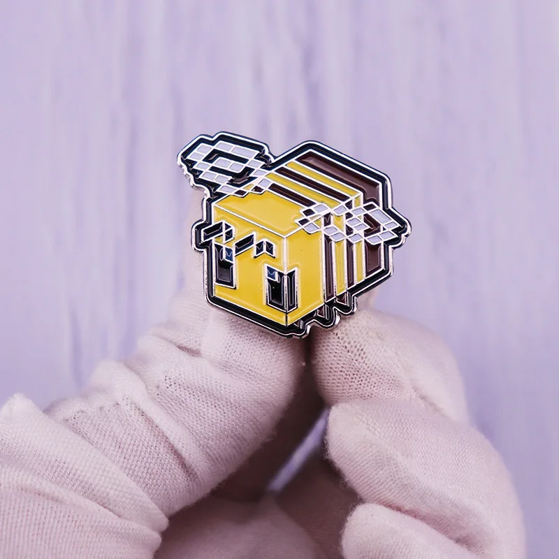 

Sale Cute Cartoon Animal Soft Enamel Pins Novelty Pixel Inspired Bee Brooches Lapel Metal Badge Backpack Decor Accessories 2021