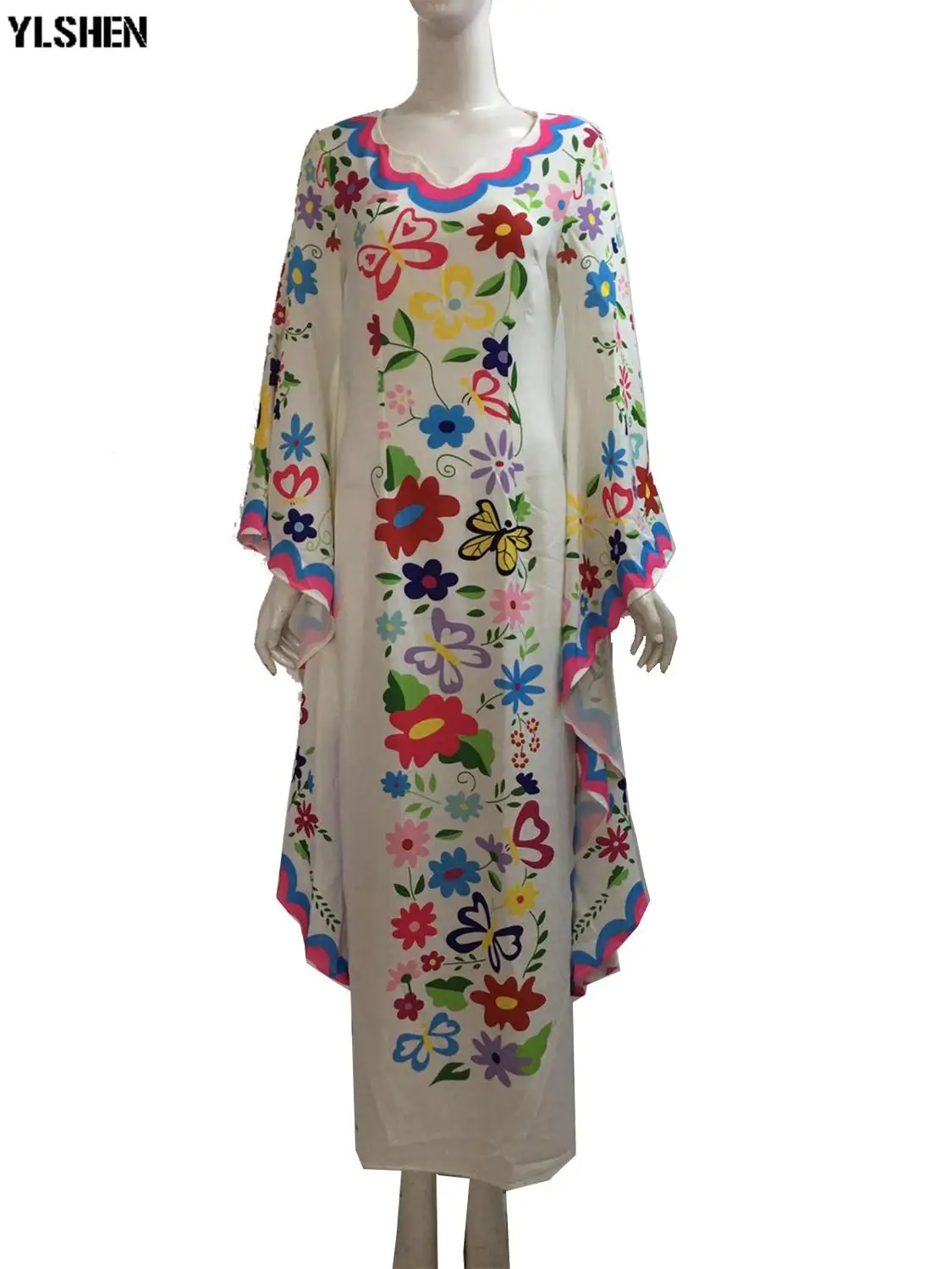 Женское длинное платье в африканском стиле белое с бабочкой и принтом виде