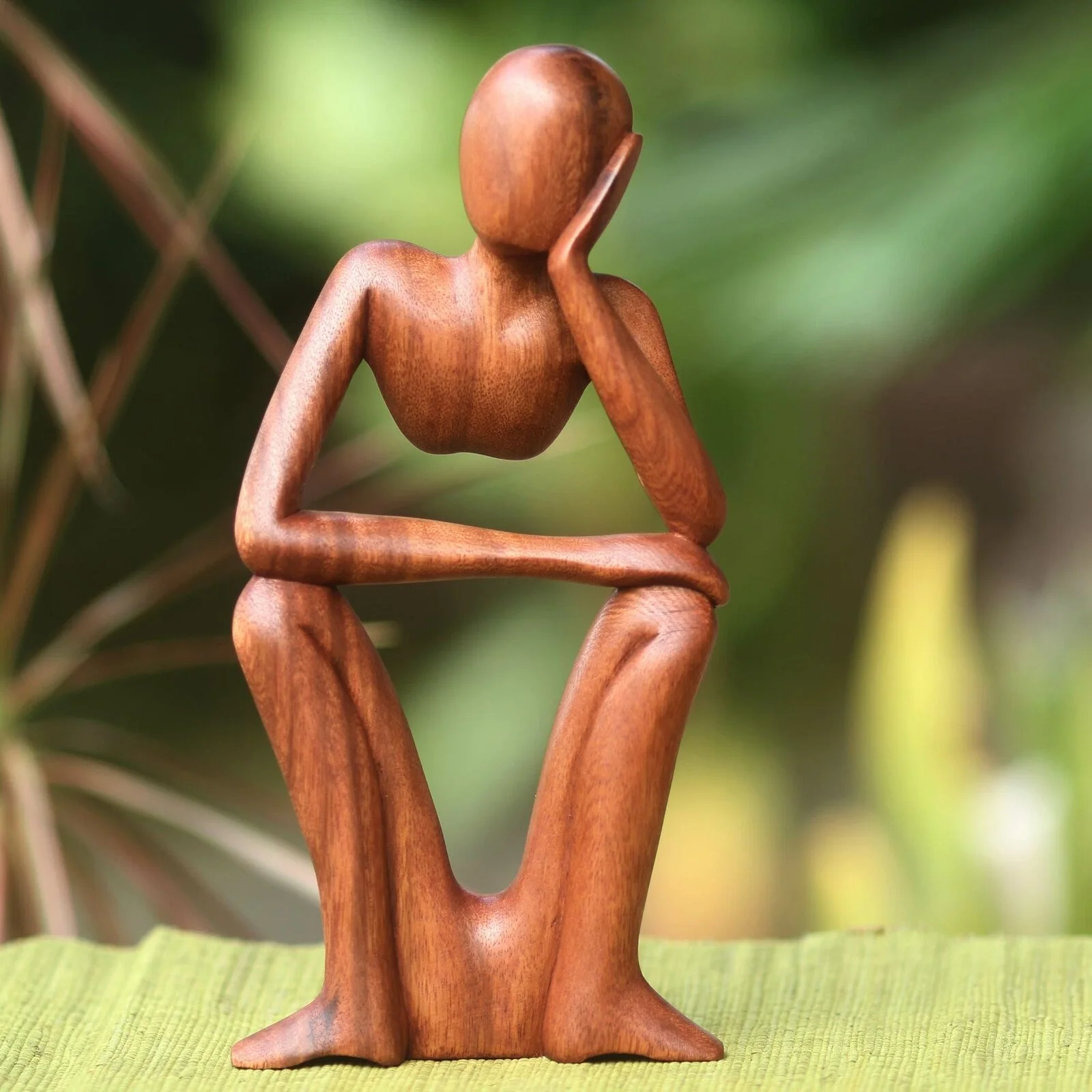 

Resin Man Handpainted Wood Figure Handcrafted Wood Carving Thinker Home Decorations Living Room Desktop Resin Decor Ornaments