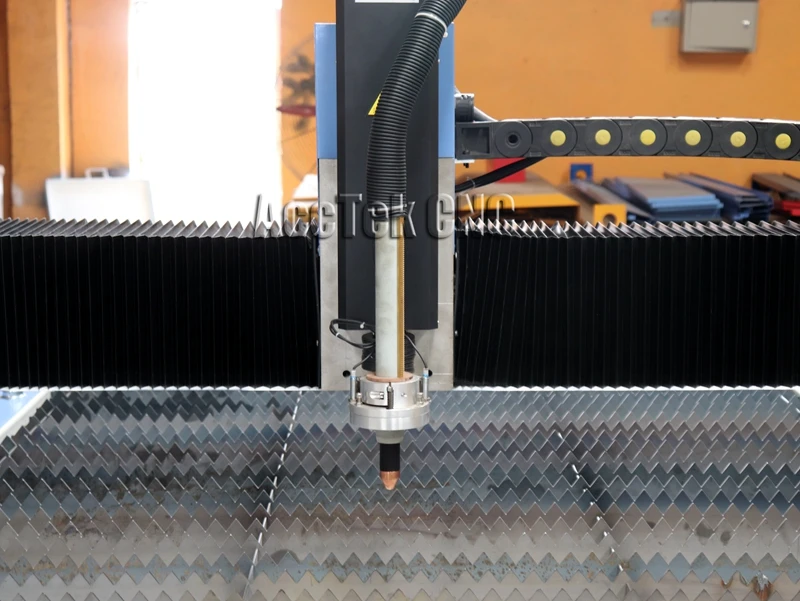 Железные алюминиевые углерода из нержавеющей стали металла с ЧПУ плазменный