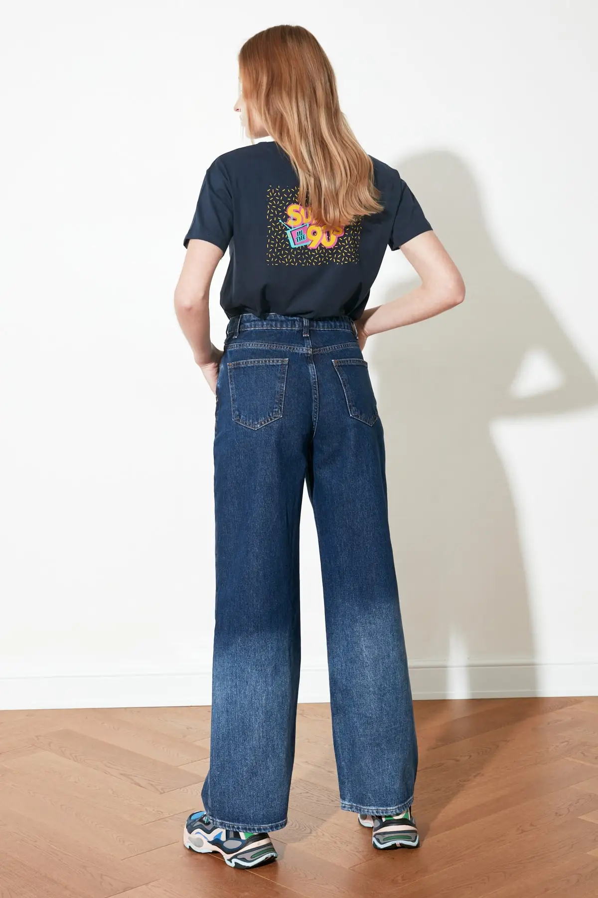 

Trendyol Asymmetrical It Should Cover Wash Effect High Bel Wide Leg Jeans TWOSS21JE0464