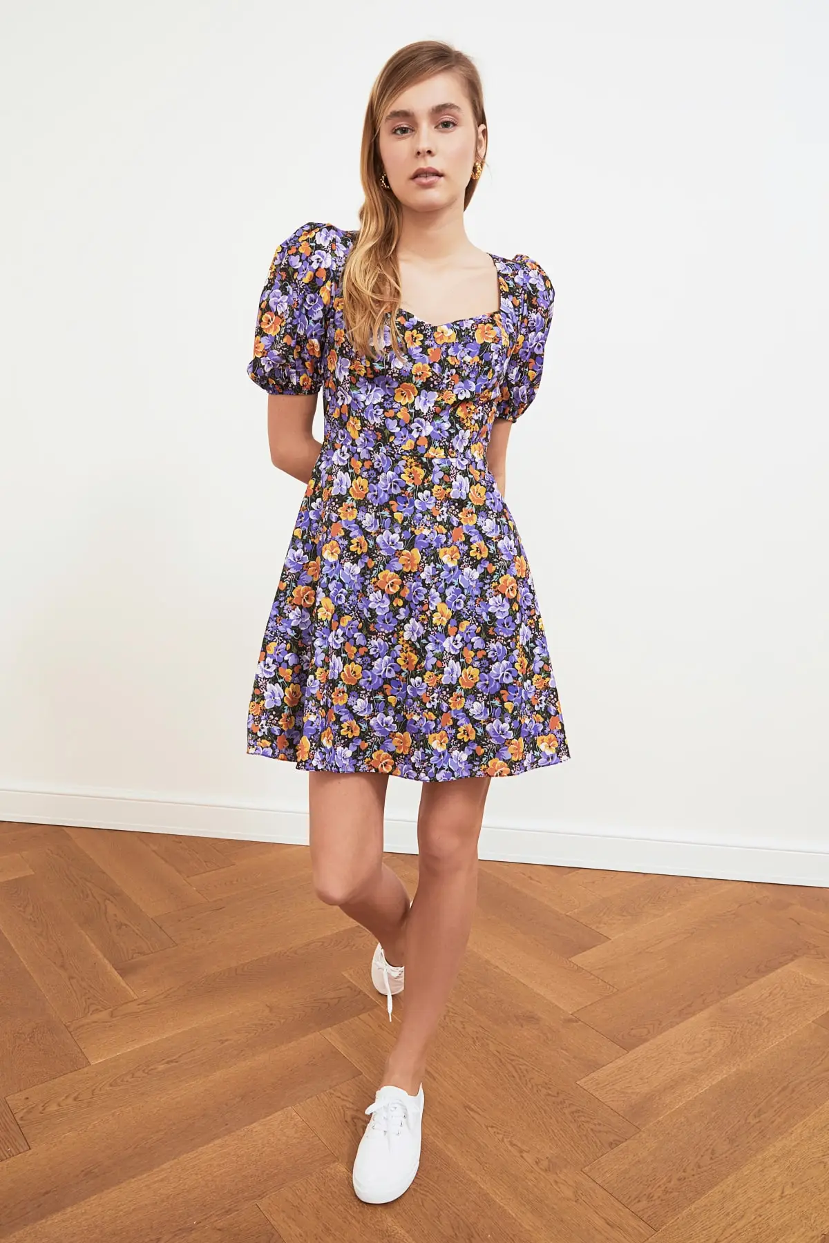 

Trendyol Floral Dress TWOSS20EL0899