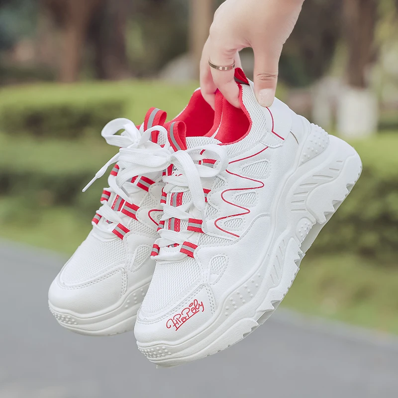 Женские кроссовки на танкетке красные удобные массивной платформе повседневная