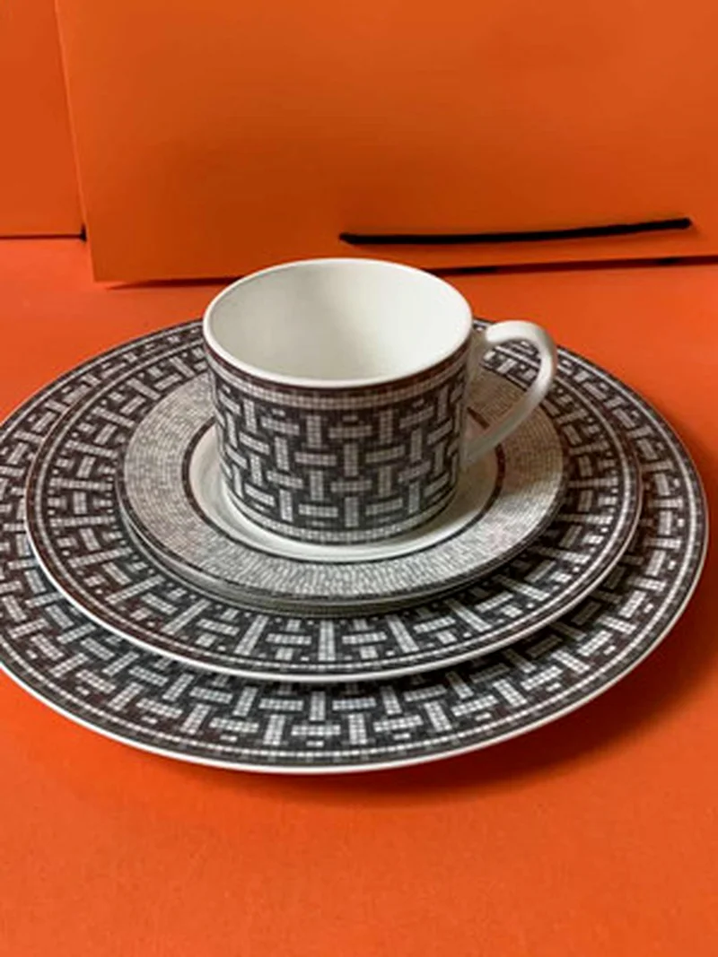 

Classic European Bone China Coffee Cups and Saucers Tableware Coffee Plates Dishes Afternoon Tea Set Home Kitchen With Gift Box