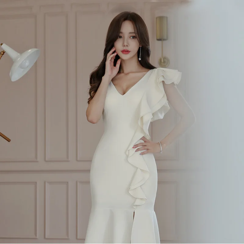 Женское облегающее платье с V-образным вырезом белое элегантное вечернее без