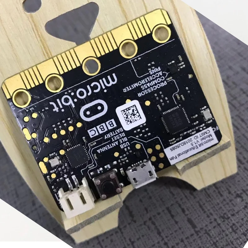 BBC micro: Малогабаритный микроконтроллер с Bluetooth компасом светодиодный