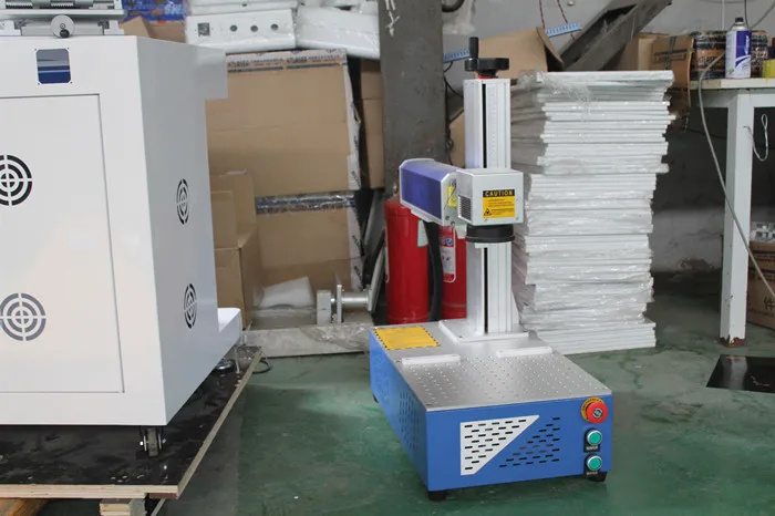 Потрясающе! Лазерная маркировочная машина для ювелирных изделий фотографии