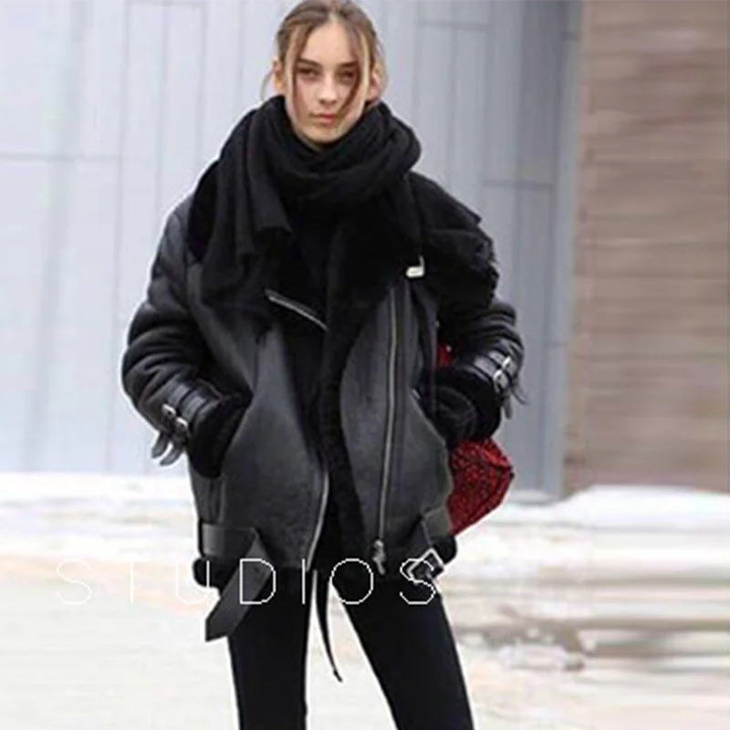 

Fur integrated women's coat Plush thickened leather coat 2021 new Korean locomotive Lamb Fur grass loose coat