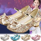 Маленькие кожаные туфли на высоком каблуке для девочек, детские повседневные туфли принцессы с цветами, блестками и украшением в виде банта, детские танцевальные туфли