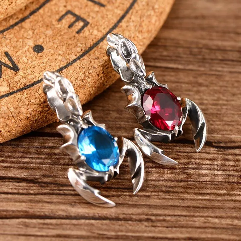 

Мужской кулон из серебра 925 пробы, с красным корундом