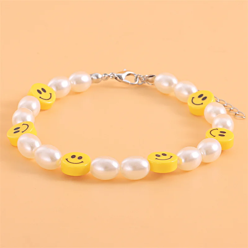 

Classic Geometric Oval Short Pearl Necklace Female Punk Hip-hop Vintage Wild Yellow Retro Smiley Face Necklace