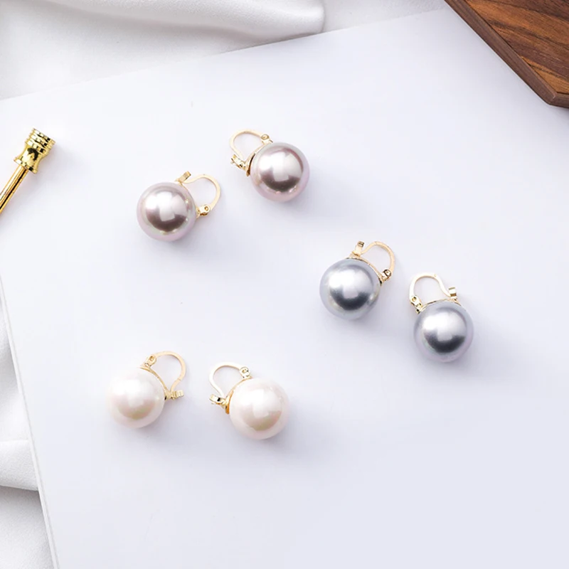 

Graceful Pretty White Pearl Earrings Round Dangle Earrings Exquisite Simple Big Pearl Elegant Temperament Ladies Jewelry