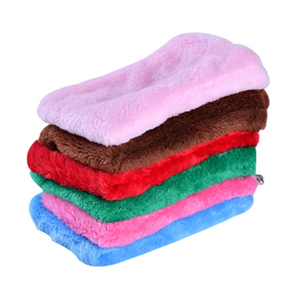 Птица хомяк ежик белка гнездо маленькое животное теплый мягкий спальный мешок