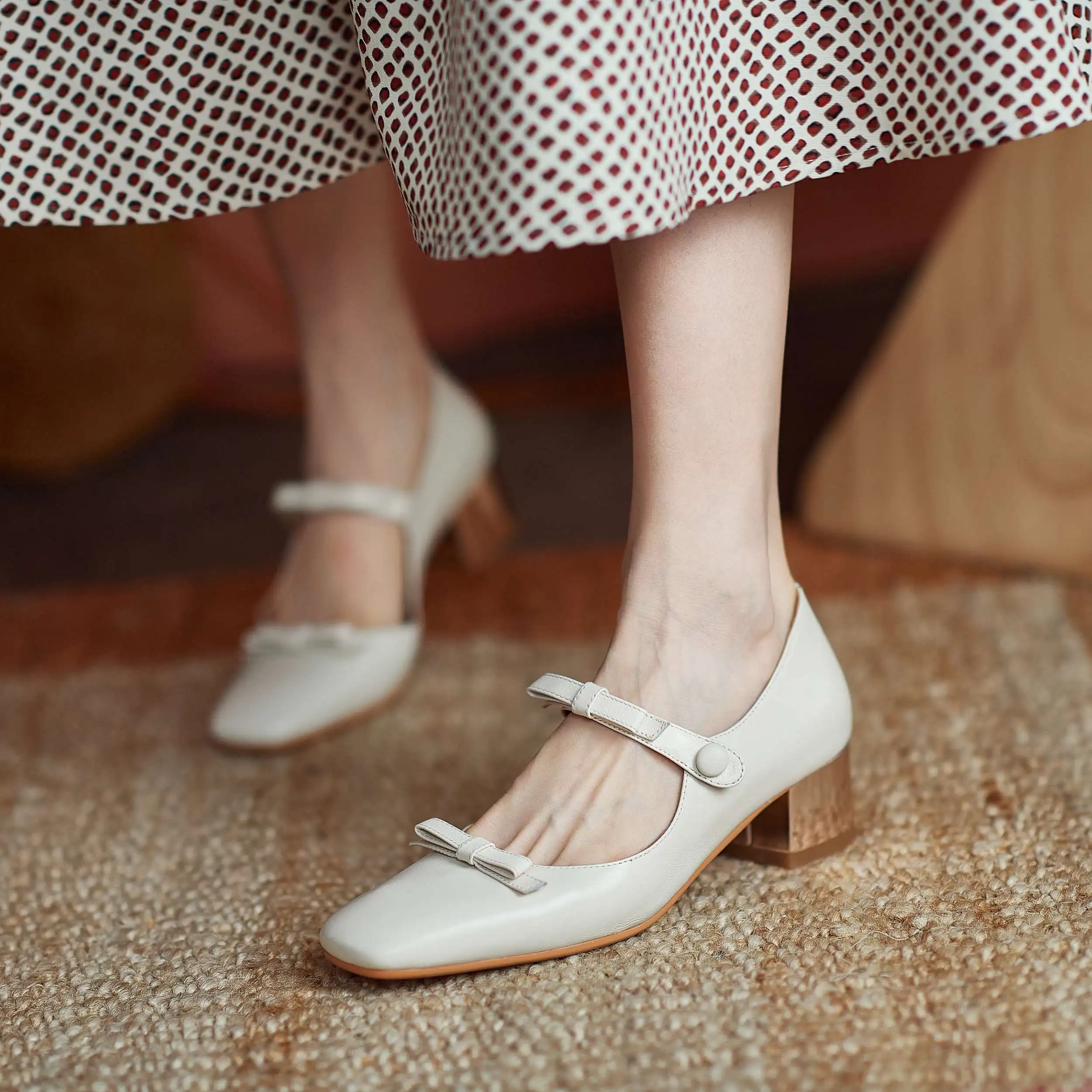

Lanxuryee hot french romantic full grain leather butterfly-knot classics square toe thick med heel buckle straps women pumps L71