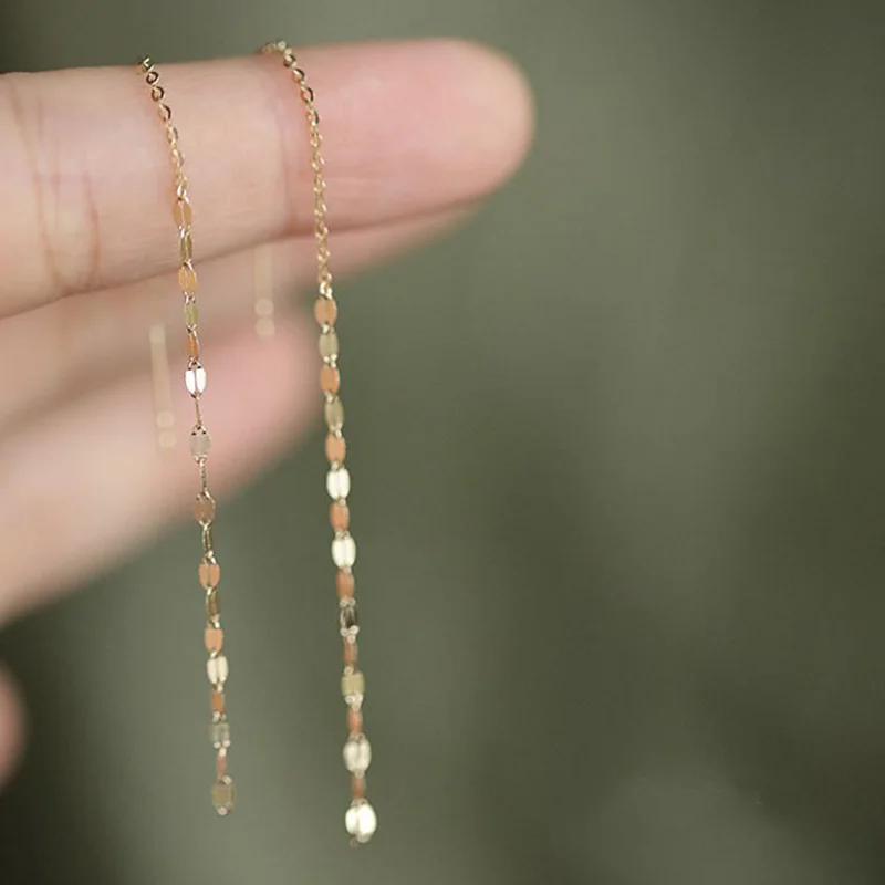 Серьги-подвески женские минималистичные золотого цвета с кисточками подарочный