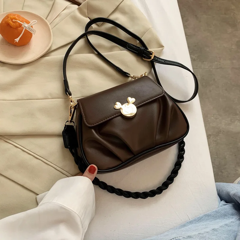 

Disney Mickey autumn and winter new high-quality ladies one-shoulder messenger bag fashion shopping dating handbag