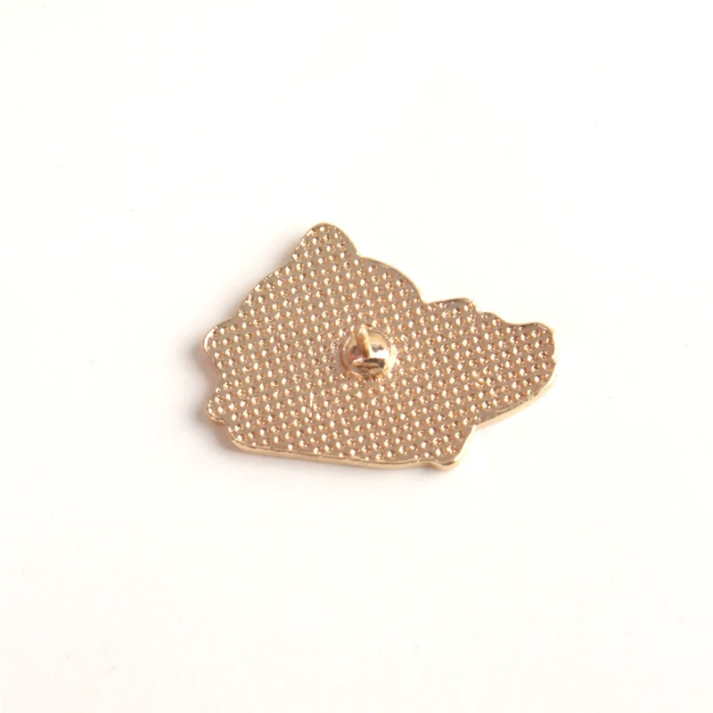 Металлическая эмалированная брошь в виде стёганого одеяла с мультяшным милым