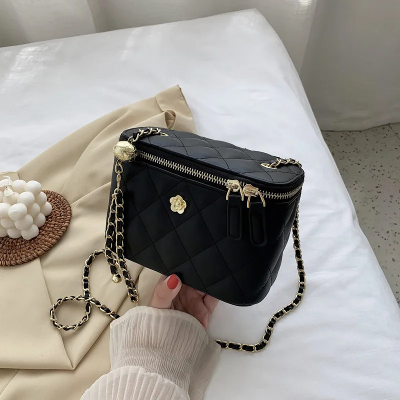 

High sense of women's small bags in the spring of 2021 messenger shoulder bag box bag new fashion trend temperament chain bag