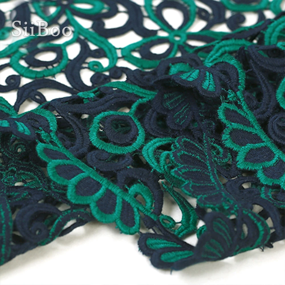 Дизайнерское темно зеленое объемное гипюровое кружевное платье с цветочной