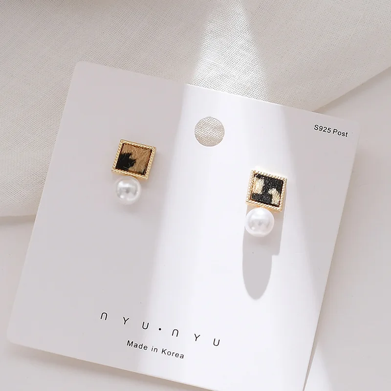 

RXSMlI Korean Personalized leopard print Stud Earrings For Women Girls 925 Sterling Silver Ear clip Jewelry Valentine's Day Gift
