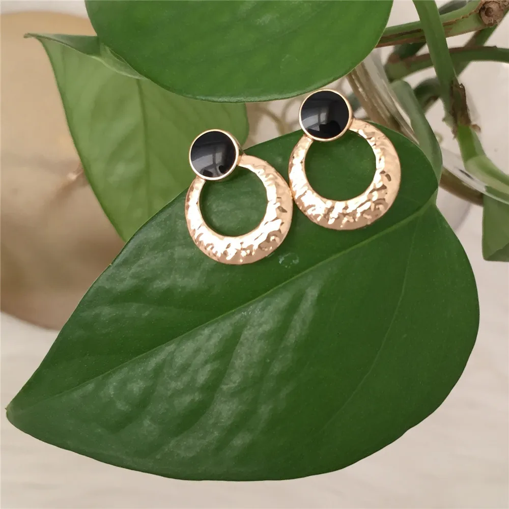 Прекрасный Золотой Цвет Кованые Круглые с черной эмалью точечный штифт серьги