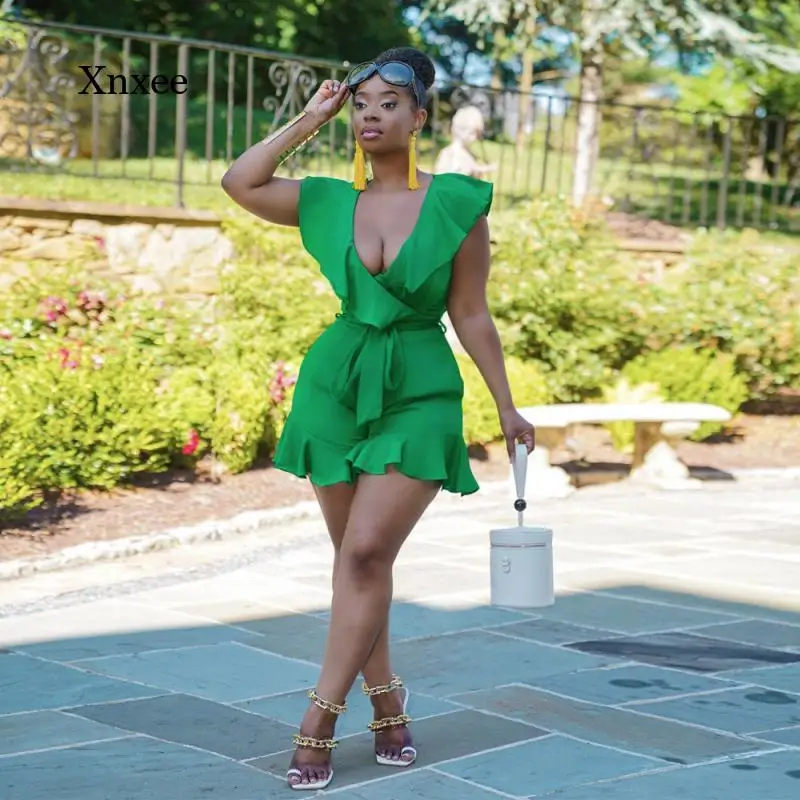 

Мини-комбинезон женский с V-образным вырезом и коротким рукавом