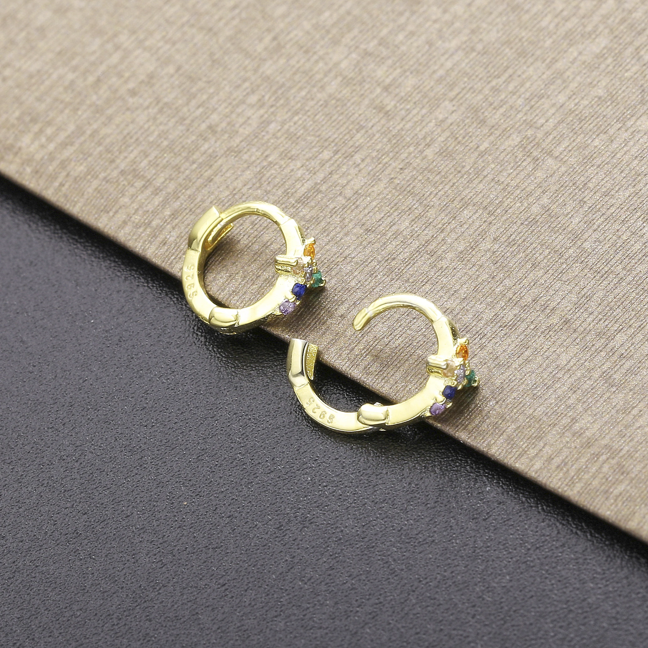 Женское кольцо с радужным крестом из серебра 925 пробы|Серьги-кольца| |