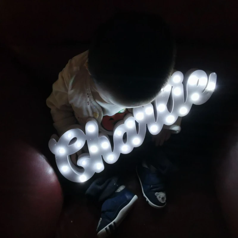 Белый светодиодный ночсветильник с именем и логотипом лампа буквами настенная